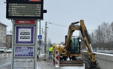 FOTO: Obmedzenia na zastávke Národná