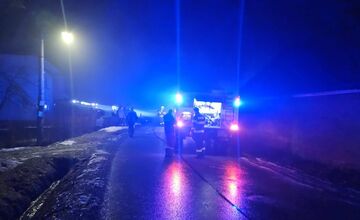 FOTO: V Čeríne zasahovali dobrovoľní aj profesionálni hasiči