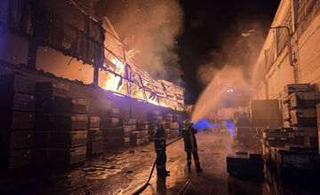 FOTO: Požiar haly vo Zvolene