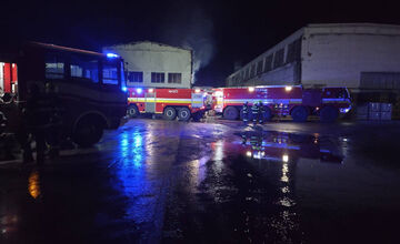 FOTO: Požiar haly vo Zvolene