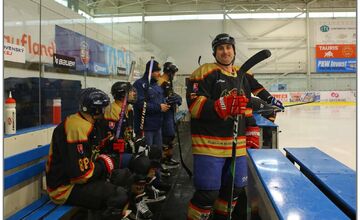 FOTO: Hasiči hrali hokej pre malú Julku