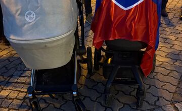 FOTO: Takto vyzeralo spomienkové podujatie za Jána Kuciaka jeho snúbenicu Martinu Kušnírovú