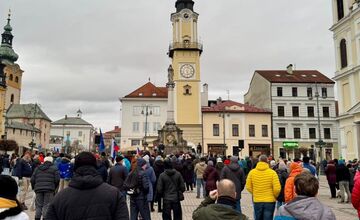 FOTO: Takto vyzeralo spomienkové podujatie za Jána Kuciaka jeho snúbenicu Martinu Kušnírovú
