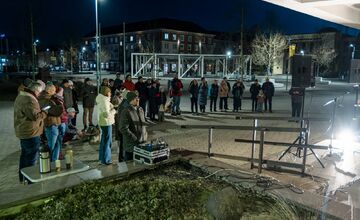 FOTO: Takto vyzeralo spomienkové podujatie za Jána Kuciaka jeho snúbenicu Martinu Kušnírovú