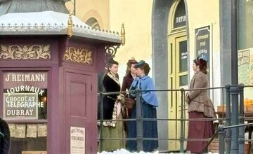 FOTO: Filmovanie zahraničného seriálu v centre Banskej Štiavnice