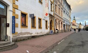 FOTO: Bystričanka upozornila na stav námestia v Bystrici