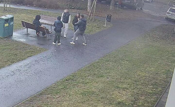 FOTO: Vandali v Žiari zničili lavičku za tisíc eur, páchateľov zachytil kamerový systém