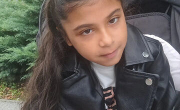 FOTO: Rodičia z Bystrice prosia o pomoc pre dcérku, aby mohla urobiť prvé kroky