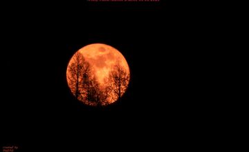 FOTO: Fascinujúci spln nad stredným Slovenskom