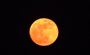 FOTO: Fascinujúci spln nad stredným Slovenskom