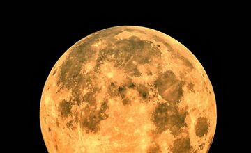 FOTO: Fascinujúci spln nad stredným Slovenskom