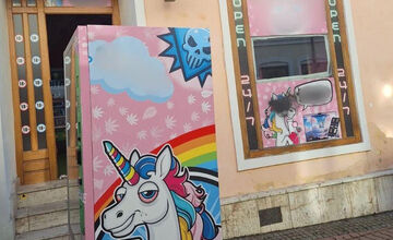 FOTO: V Bystrici odstránili kontroverzný automat, znepokojoval najmä rodičov