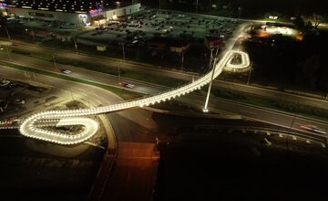 FOTO: Cyklomost ponad rýchlostnú cestu R1 v Banskej Bystrici