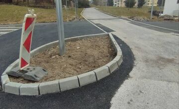 FOTO: Prebiehajúca rekonštrukcia v Sásovej