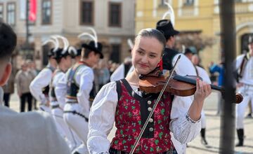 FOTO: Jar dorazila do centra Banskej Bystrice