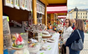 FOTO: Jar dorazila do centra Banskej Bystrice