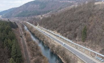 FOTO: V Brezne pokračujú práce na cyklolávke