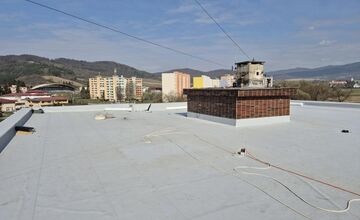 FOTO: Poliklinika v Detve sa dočká novej strechy