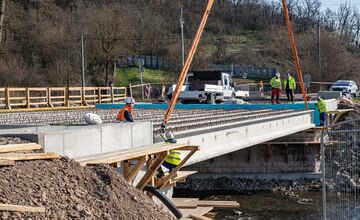 FOTO: Rekonštrukcia mosta v Žiari nad Hronom pokračuje