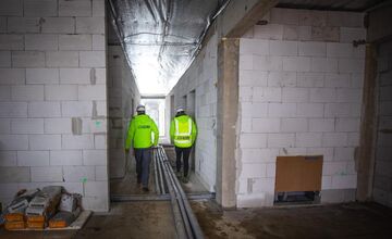 FOTO: V Žiari nad Hronom pokračujú vo výstavbe novej budovu pre účely DSS Doména