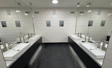 FOTO: Toalety na Námestí SNP v Banskej Bystrici