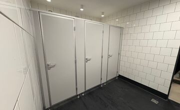 FOTO: Toalety na Námestí SNP v Banskej Bystrici