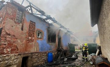 FOTO: V Nemeckej vyhlásili zbierku po ničivom požiari domu