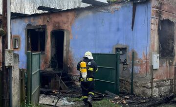 FOTO: V Nemeckej vyhlásili zbierku po ničivom požiari domu