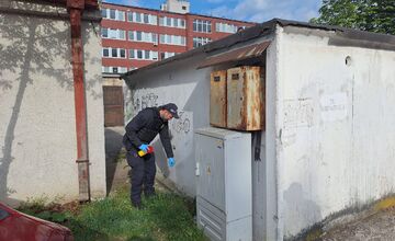 FOTO: V uliciach Zvolena opäť bolo množstvo pohodených použitých striekačiek